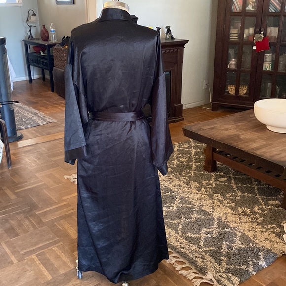 DENTELLE Silk Blend Robe - Picture 5 of 9